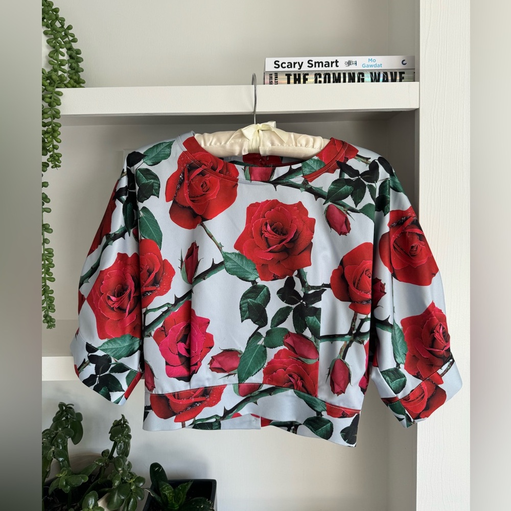 Simons Rose Floral Crop Blouse